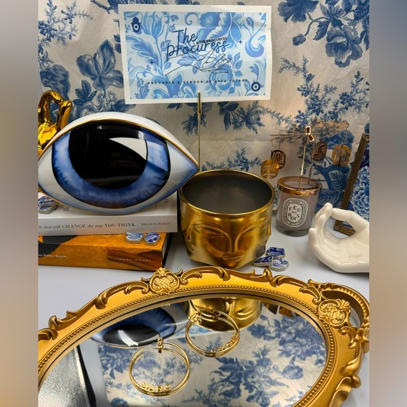 🆕 MARC JACOBS 🧿 NWOT Gold 'The Monogram Hoop' Oversize Earrings - Picture 3 of 15